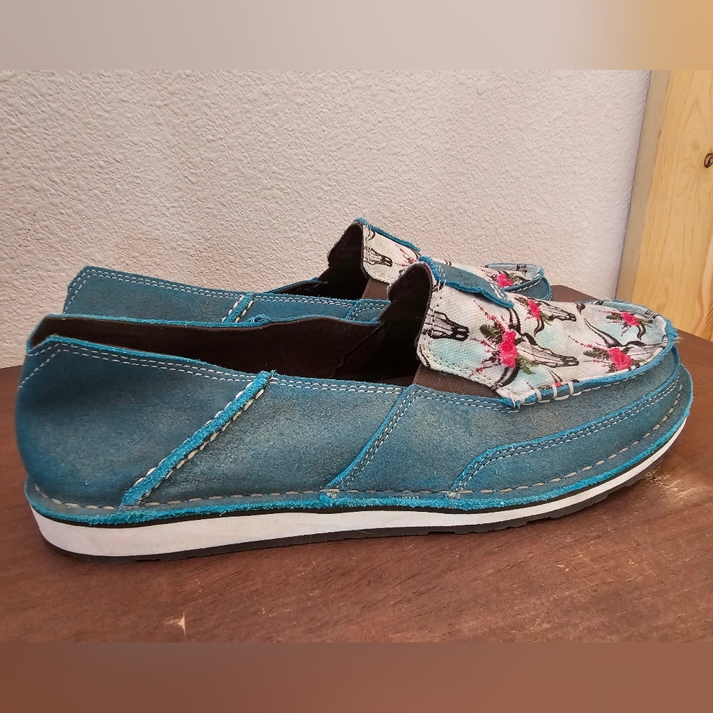Ariat Women's Teal and White Casual Shoes - Picture 4 of 6